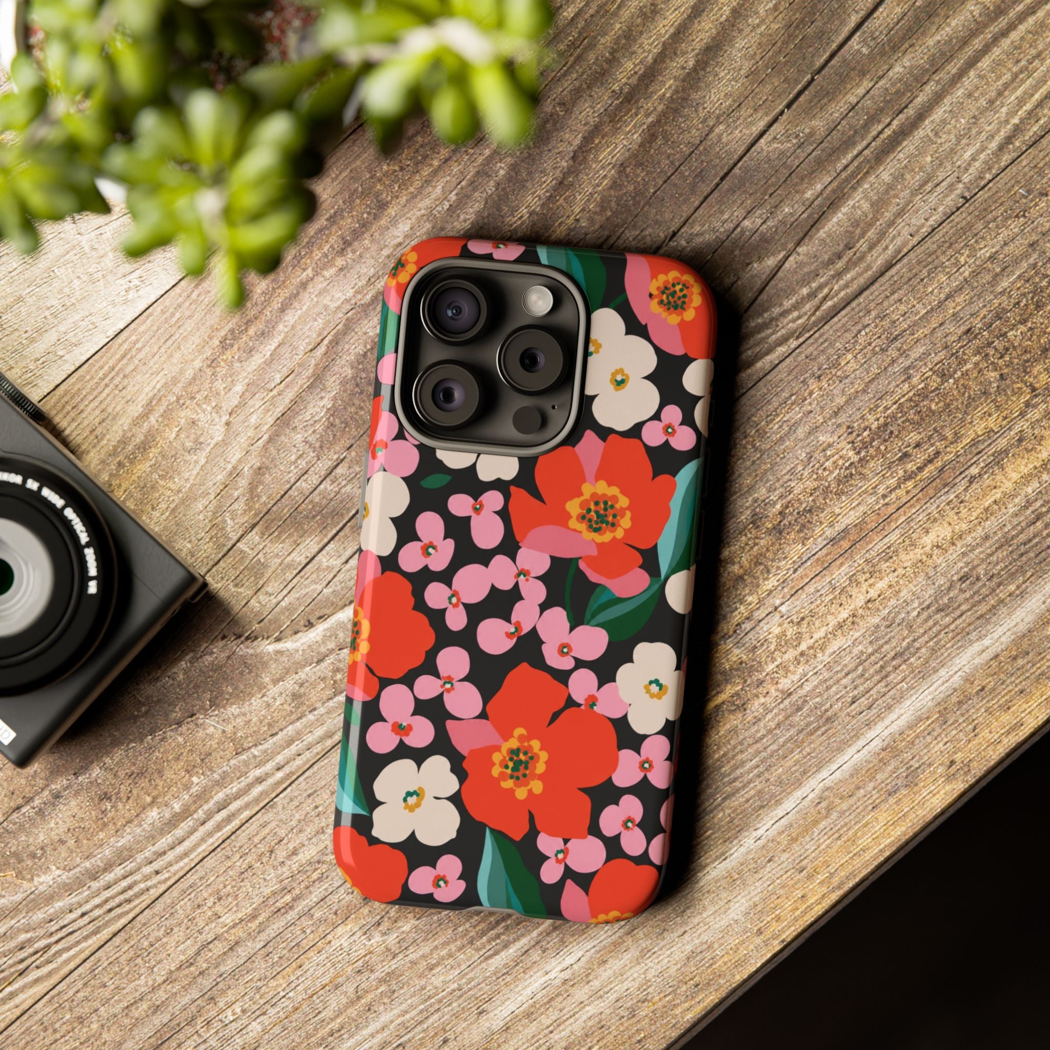 Bold Retro Floral Tough Case
